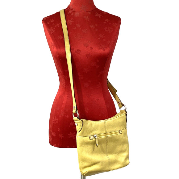 Vintage Y2K Tignanello Yellow Leather Shoulder Bag Purse Zip Pockets Adjustable - Picture 3 of 9